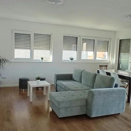 Neubau Appartement Mit Terasse, Privater Eingang,Parkplatz,Kueche Fuerth Exterior photo