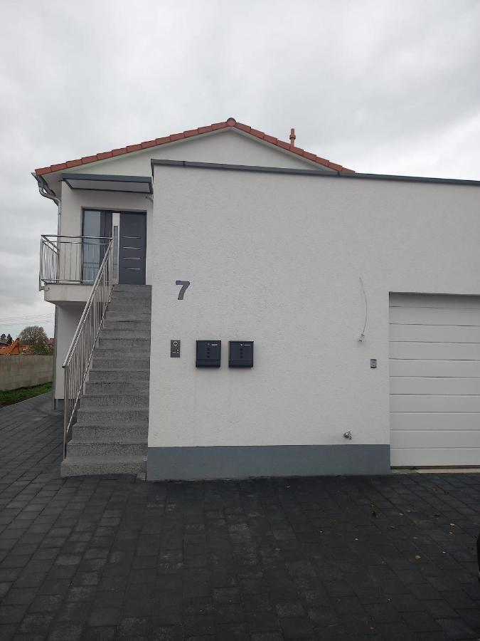 Neubau Appartement Mit Terasse, Privater Eingang,Parkplatz,Kueche Fuerth Exterior photo