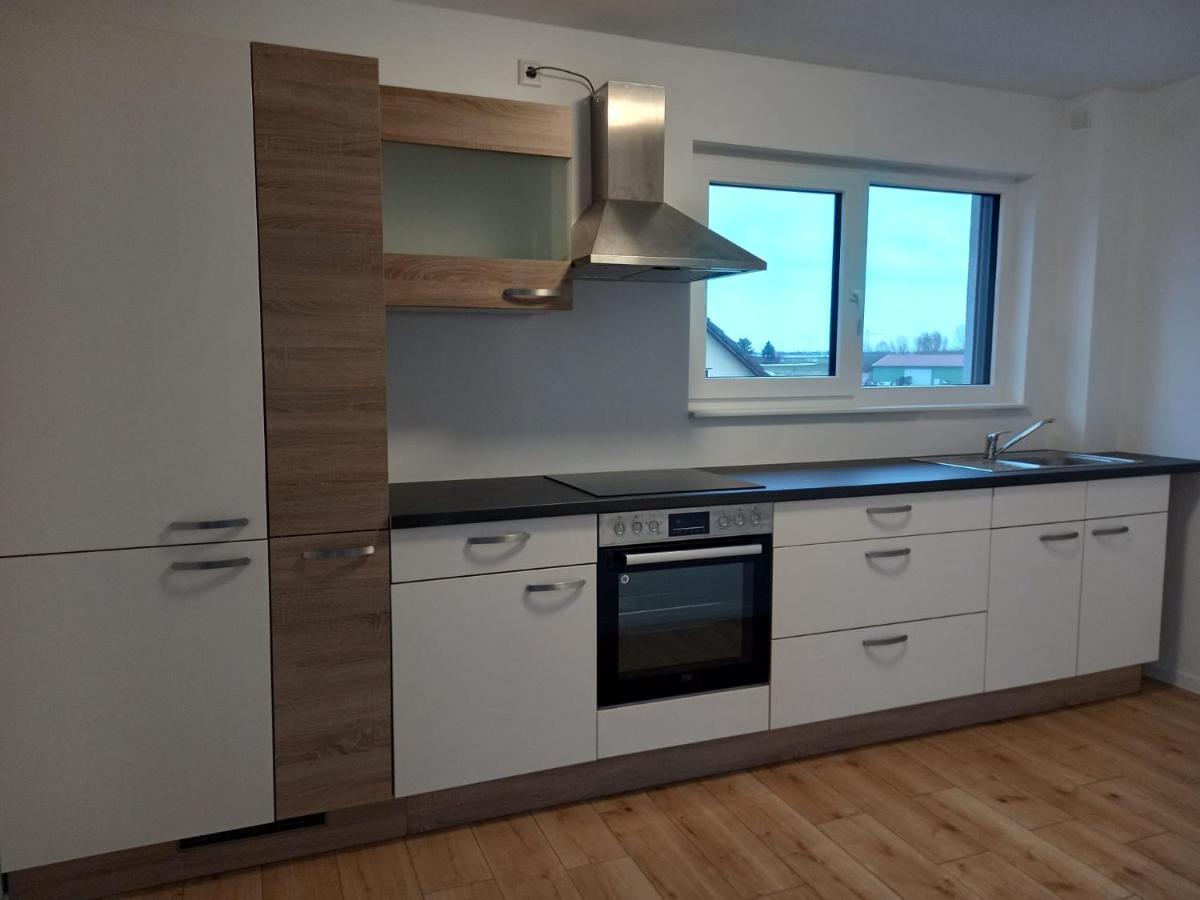 Neubau Appartement Mit Terasse, Privater Eingang,Parkplatz,Kueche Fuerth Exterior photo