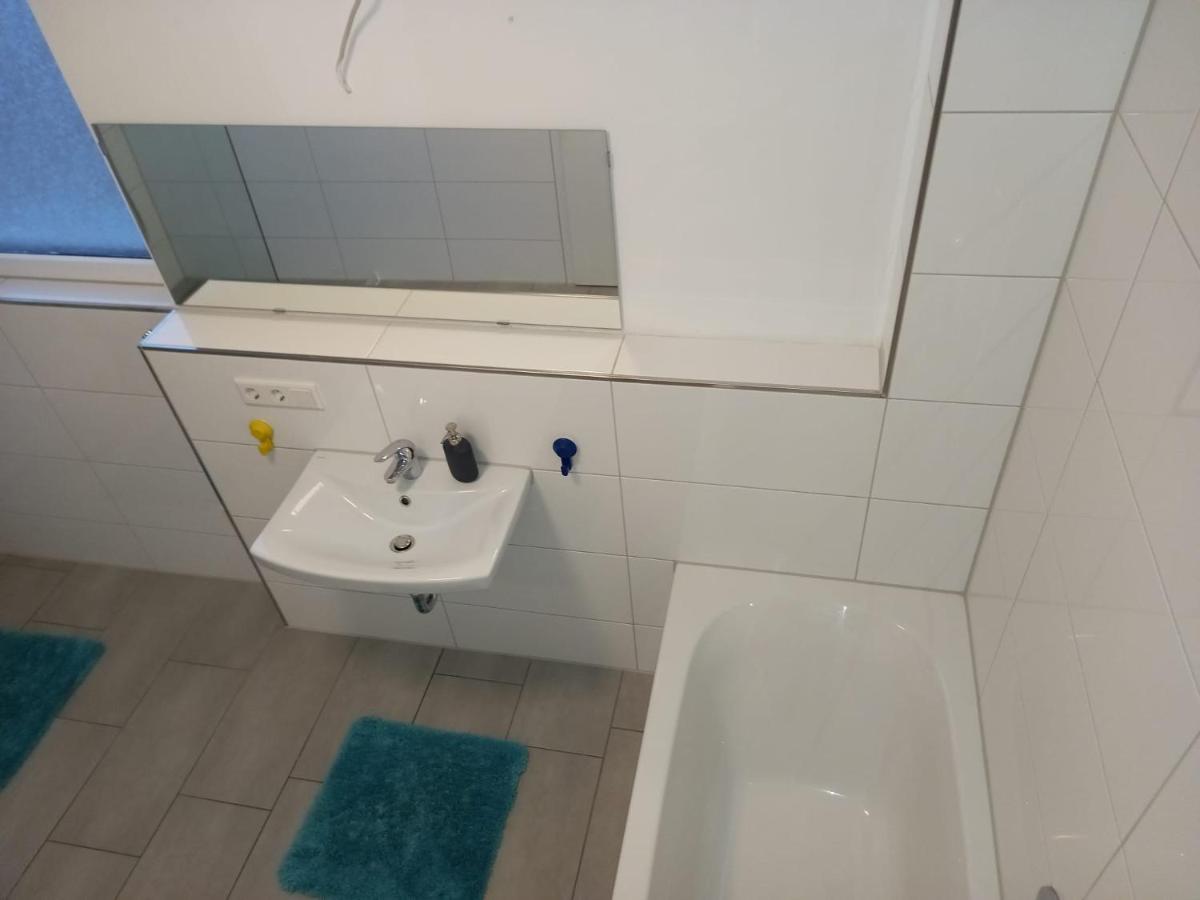 Neubau Appartement Mit Terasse, Privater Eingang,Parkplatz,Kueche Fuerth Exterior photo