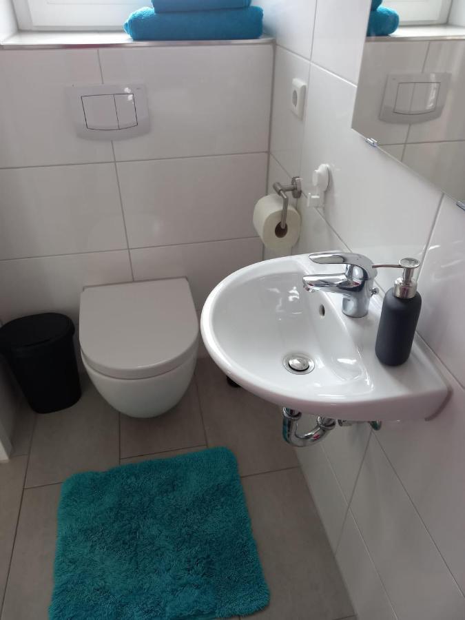Neubau Appartement Mit Terasse, Privater Eingang,Parkplatz,Kueche Fuerth Exterior photo