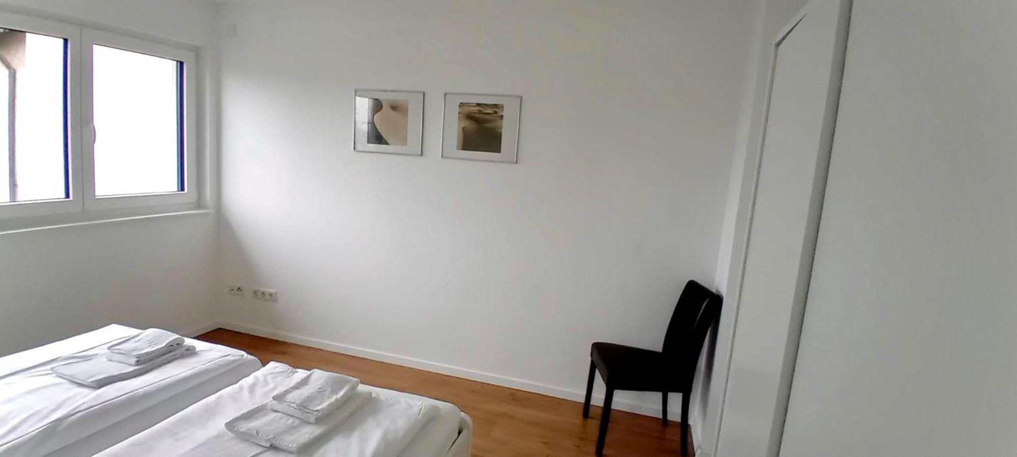 Neubau Appartement Mit Terasse, Privater Eingang,Parkplatz,Kueche Fuerth Exterior photo