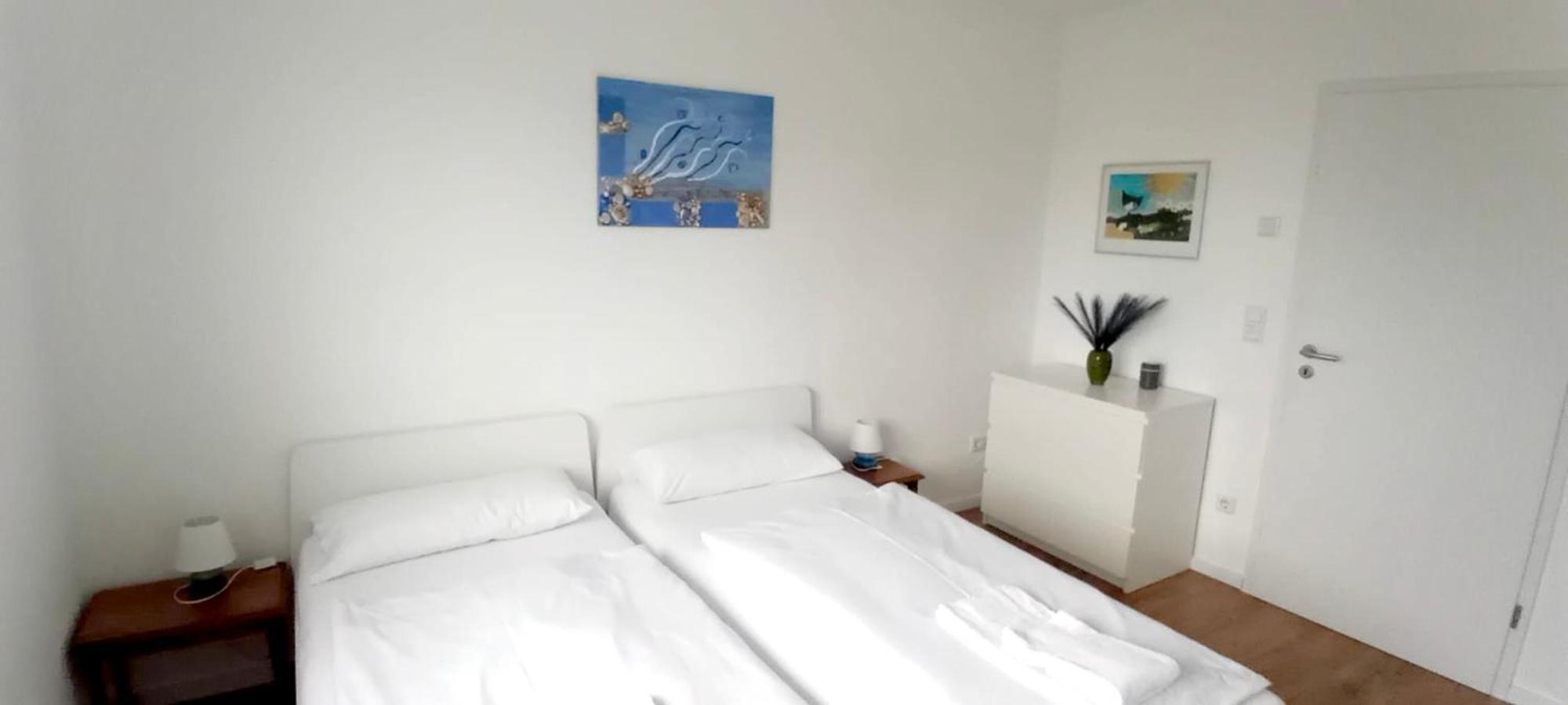 Neubau Appartement Mit Terasse, Privater Eingang,Parkplatz,Kueche Fuerth Exterior photo